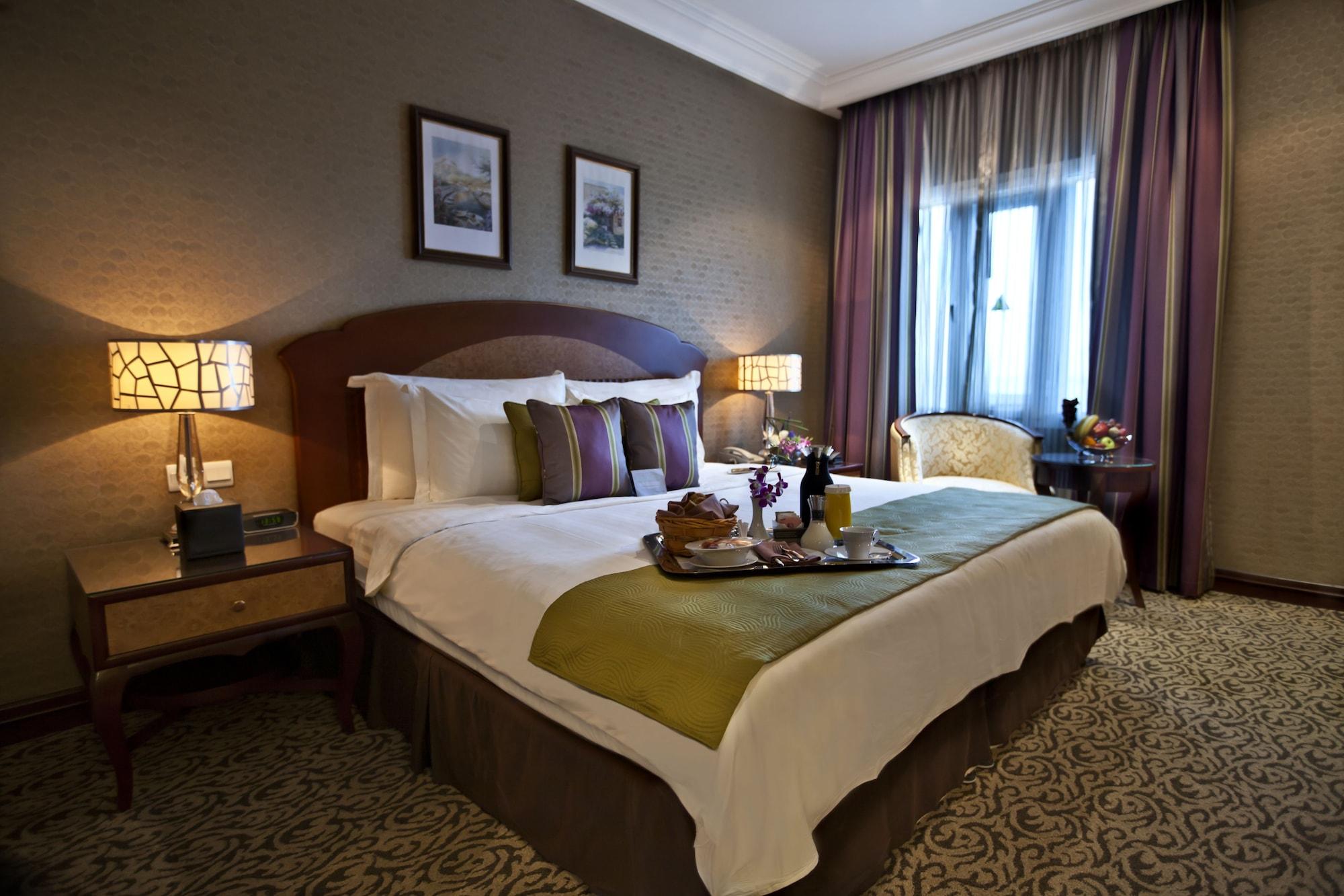 Grand Regency Doha, Trademark Collection By Wyndham Екстериор снимка A bedroom at the hotel