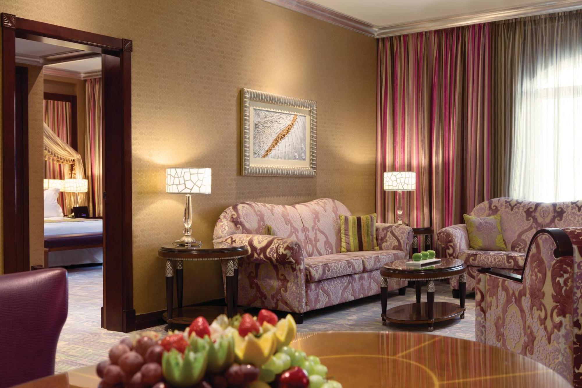 Grand Regency Doha, Trademark Collection By Wyndham Екстериор снимка A suite at the Emirates Palace
