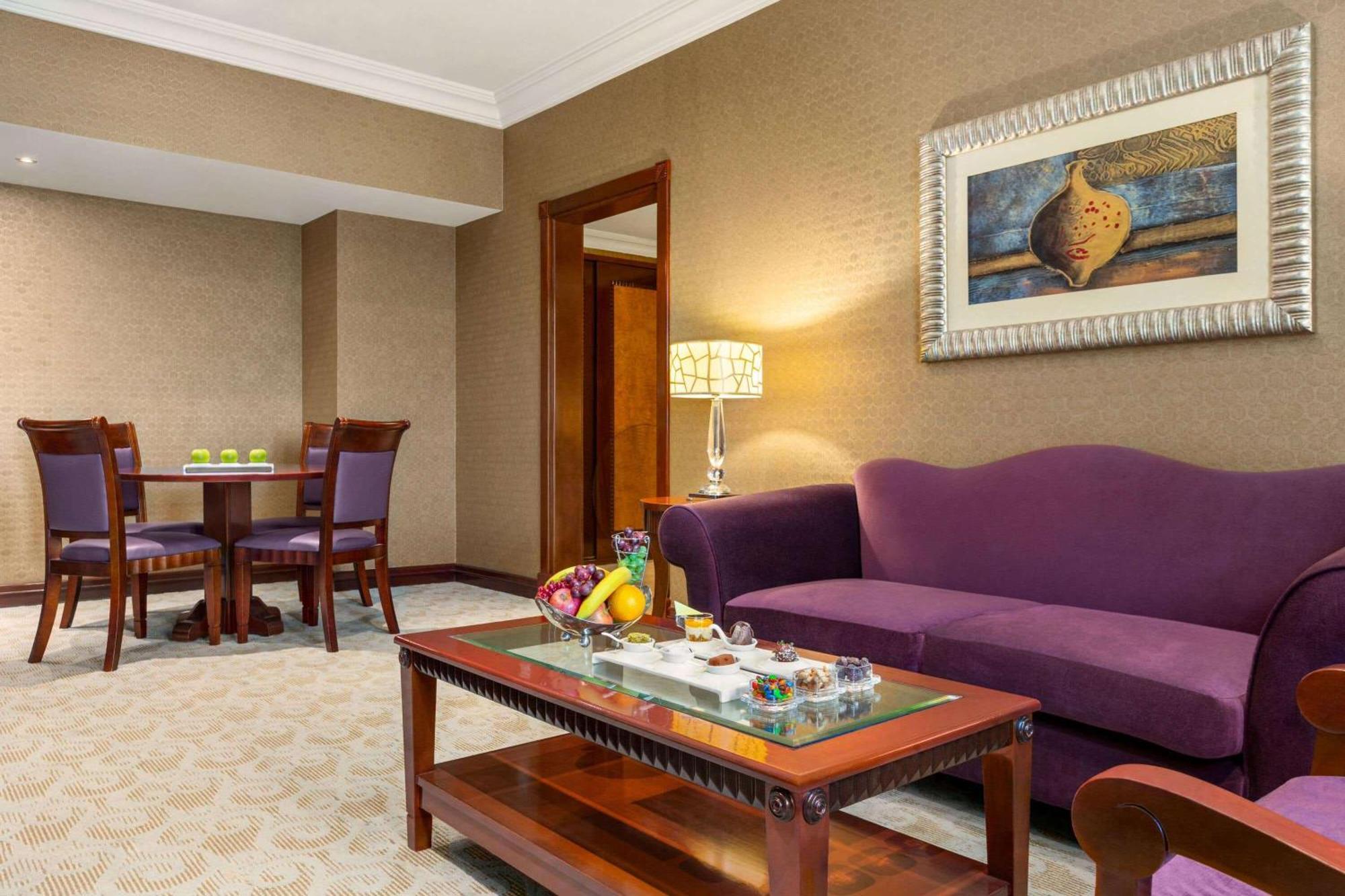Grand Regency Doha, Trademark Collection By Wyndham Екстериор снимка Suite